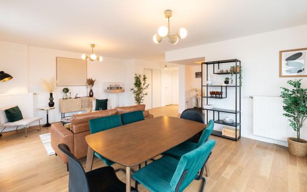 Appartement à vendre    5 pièces • 121,83 m2 Saint-Maur-des-Fossés