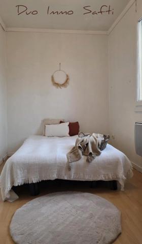 Logements et jardin - opportunité de rénovation à Pierrevert!