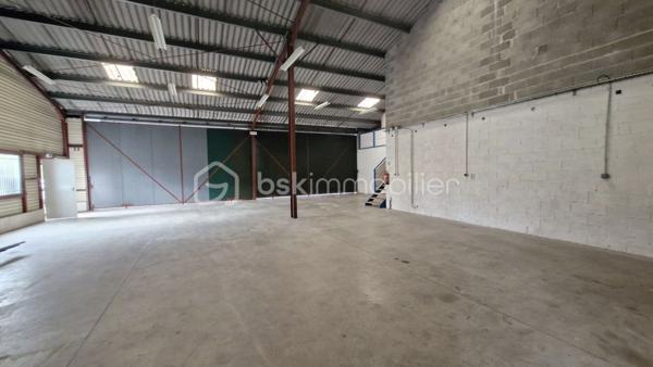 Local d activites de 650 m²