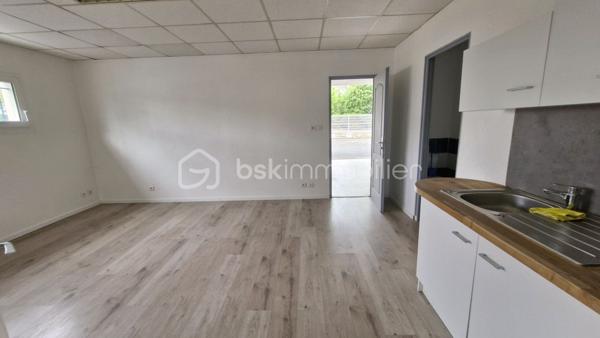 Local d activites de 650 m²