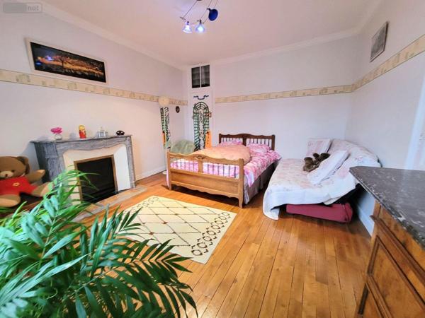 Maison de ville à vendre à Cloyes-les-Trois-Rivières dans l'Eure-et-Loir (28220), ref : JS/831   
Centre ville