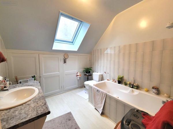 Maison de ville à vendre à Cloyes-les-Trois-Rivières dans l'Eure-et-Loir (28220), ref : JS/831   
Centre ville