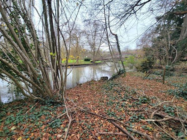 Maison de ville à vendre à Cloyes-les-Trois-Rivières dans l'Eure-et-Loir (28220), ref : JS/831   
Centre ville