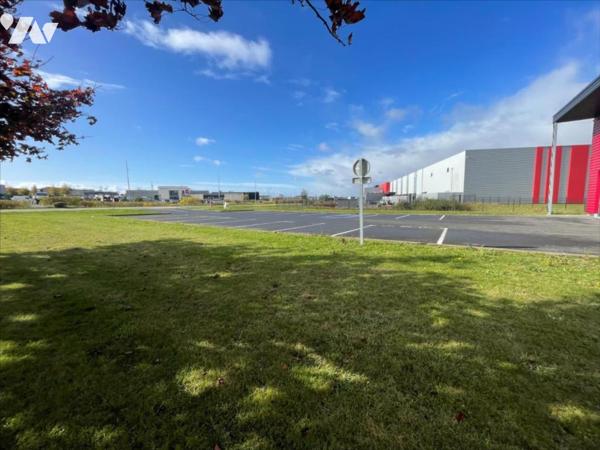 CAEN LOCAL PROFFESSIONEL TRES BON VISUEL