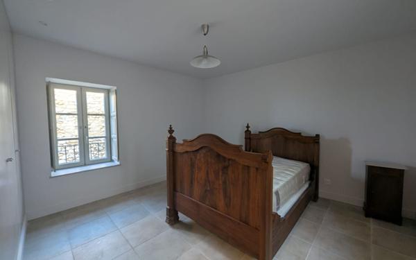 Maison à louer    2 pièces •  Estézargues