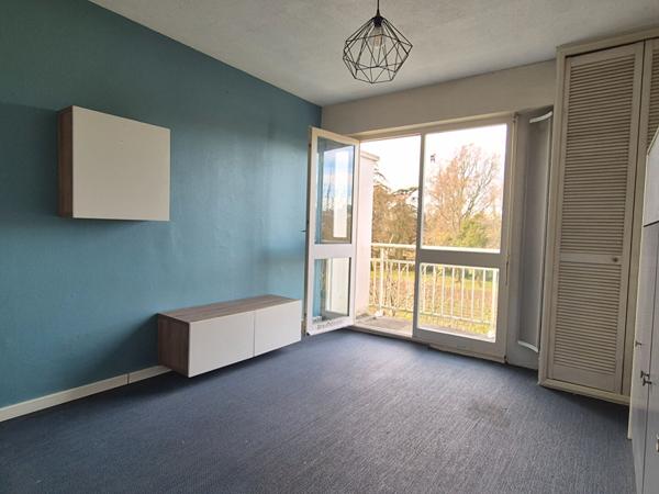 GRADIGNAN CENTRE - Studio vendu libre avec balcon