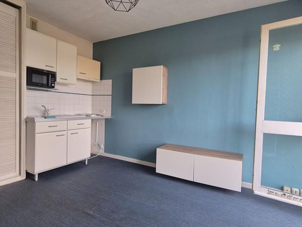 GRADIGNAN CENTRE - Studio vendu libre avec balcon