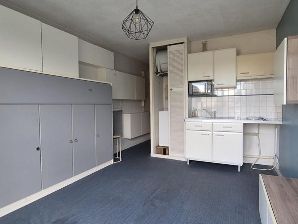 GRADIGNAN CENTRE - Studio vendu libre avec balcon