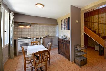 L'Isle-sur-la-Sorgue (84800) VENDU Imposant Mas dans village typique