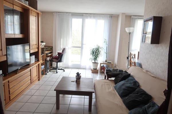 Grand appartement de 5 pièces bien exposé et lumineux ! Ravalement récemment réalisé!