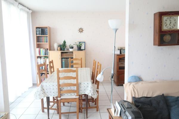 Grand appartement de 5 pièces bien exposé et lumineux ! Ravalement récemment réalisé!