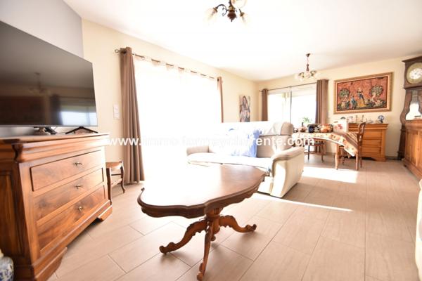 Maison contemporaine de plain pied sur 1600 m² de terrain