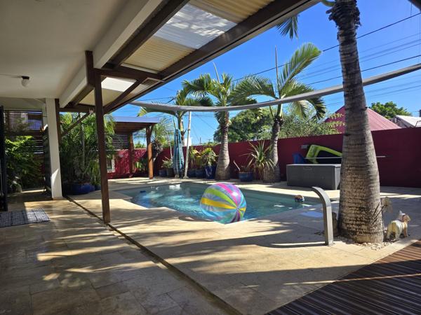 Rare dans ce secteur - Superbe Villa Familiale avec Piscine et Vue Océan – Terre Sainte, Saint-Pierre