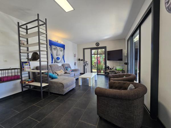 Rare dans ce secteur - Superbe Villa Familiale avec Piscine et Vue Océan – Terre Sainte, Saint-Pierre