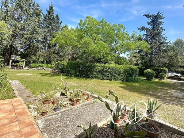 Maison 2 chambres avec Véranda sur grand Terrain