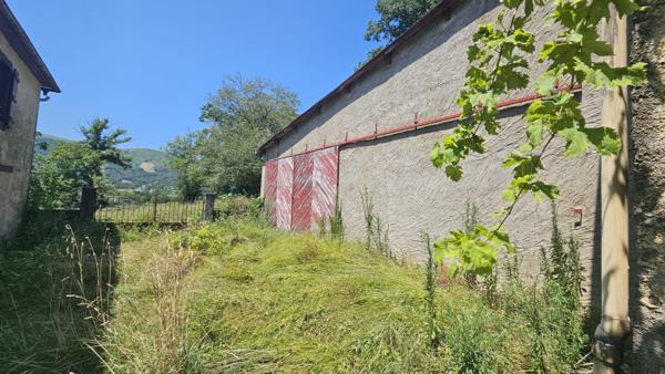 Bâtisse de 1844 à rénover ? Gros potentiel au coeur d'un village calme, entre Mauléon et Saint-Jean-Pied-de-Port