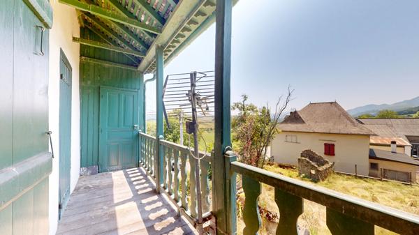 Bâtisse de 1844 à rénover ? Gros potentiel au coeur d'un village calme, entre Mauléon et Saint-Jean-Pied-de-Port