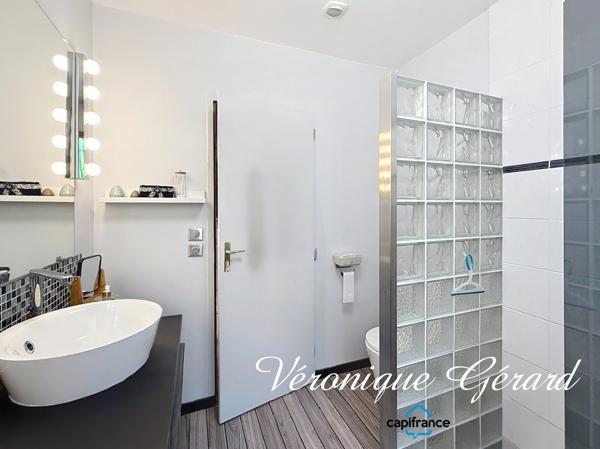 Maison Plain-Pied de 173 M² 6 chambres sur plus de 3000 m² de terrain.