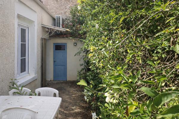 Maison de caractère pierres apparentes jardin centre Fouras, à 5 min des plages Fouras Maison de caractère pierres apparentes jardin centre Fouras, à 5 min des plages Fouras