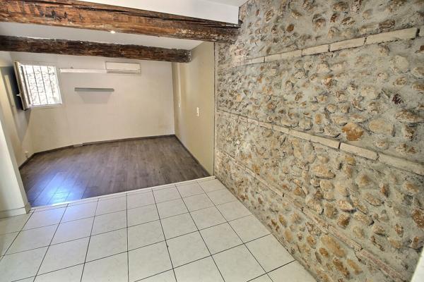 A VENDRE AUCOEUR DE CABESTANY MAISON DE VILLAGE EN R+1