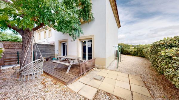 MAISON 3 FACES - JARDIN - GARAGE - PISCINE - LA PINÈDE DE LÉZIGNAN