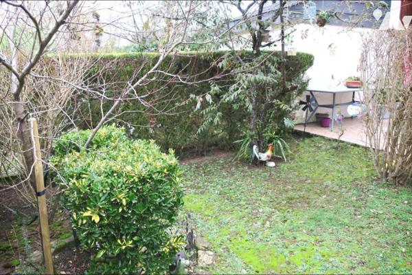Maison T4 - Mitoyenne sur 1 côté - Garage - Terrasse - Jardin - 226 m² cadastré.