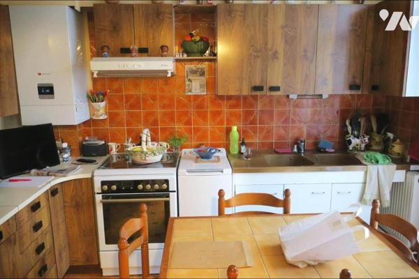 Maison T4 - Mitoyenne sur 1 côté - Garage - Terrasse - Jardin - 226 m² cadastré.