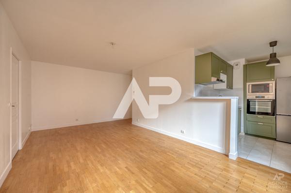 Appartement Rueil Malmaison 2 pièce(s) 45 m2 310 000 € **  - Référence  19514