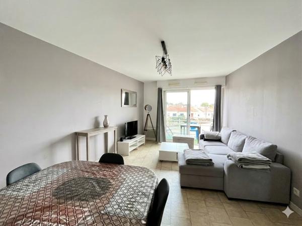 Appartement de 53m2 au 2ème étage avec ascenseur.