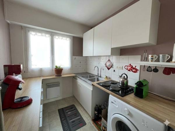 Appartement de 53m2 au 2ème étage avec ascenseur.