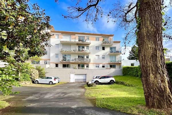 Appartement de 53m2 au 2ème étage avec ascenseur.