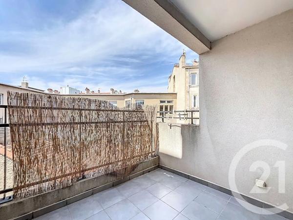 Appartement F3 à vendre  3 pièces - 63 m 2   MARSEILLE  - 13002