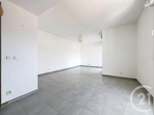Appartement F3 à vendre  3 pièces - 63 m 2   MARSEILLE  - 13002