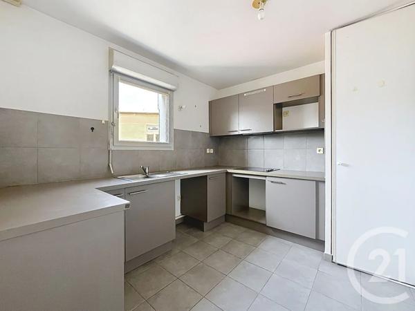 Appartement F3 à vendre  3 pièces - 63 m 2   MARSEILLE  - 13002