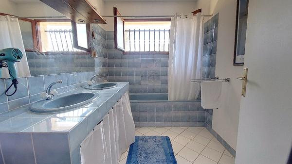 Maison Le Taillan Medoc 154 m2 sur 1000m² de jardin et piscine