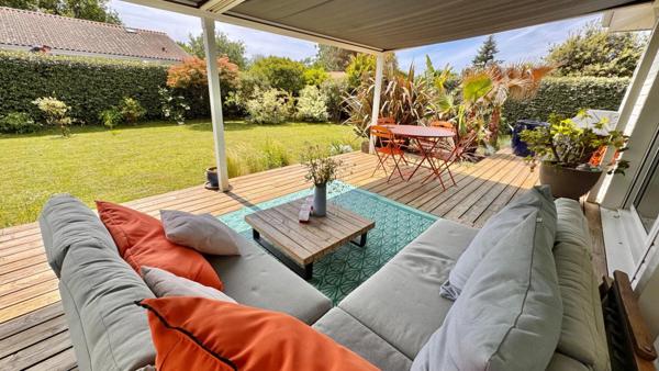 Superbe villa de plain-pied, sur beau jardin intimiste