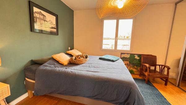 Superbe villa de plain-pied, sur beau jardin intimiste