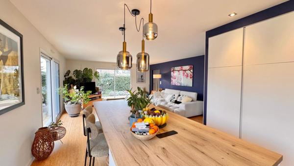 Superbe villa de plain-pied, sur beau jardin intimiste