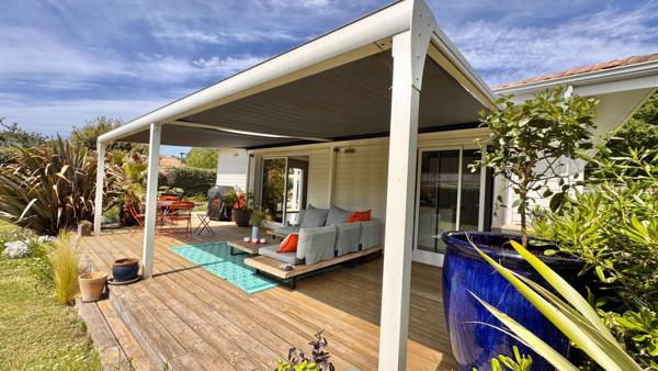 Superbe villa de plain-pied, sur beau jardin intimiste