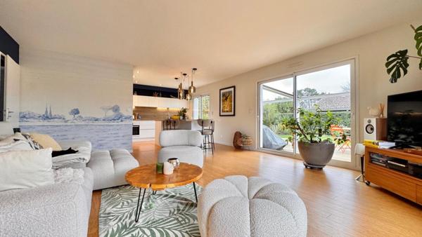 Superbe villa de plain-pied, sur beau jardin intimiste