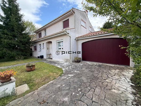 Maison 6 pièces 160 m² CARBON BLANC - 33560