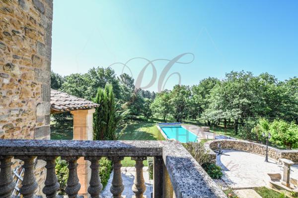 Mas Provençal secteur Sainte Cecile Les Vignes 9 pièce(s) 225 m2