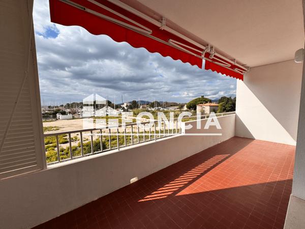 Location Appartement 3 pièces 61.93 m² - 2228 BOULEVARD DU FRONT DE MER Hyeres 83400
