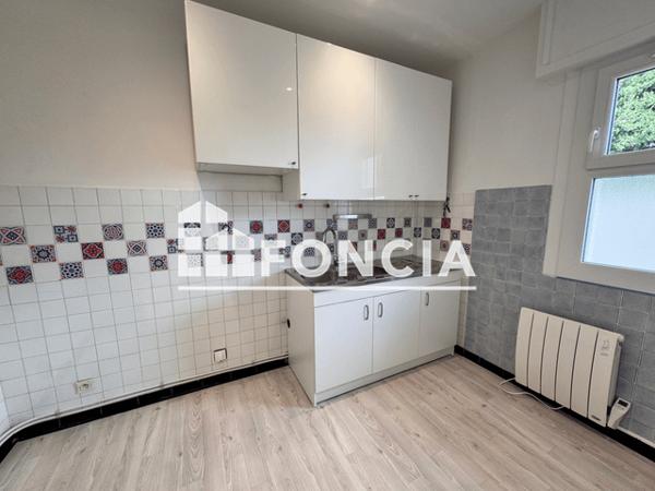 Location Appartement 3 pièces 61.93 m² - 2228 BOULEVARD DU FRONT DE MER Hyeres 83400