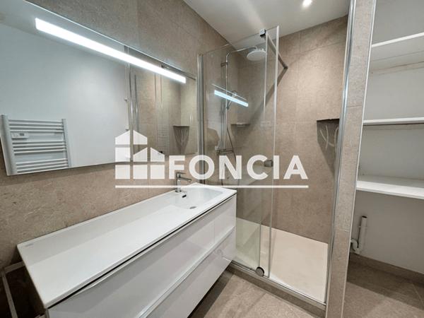 Location Appartement 3 pièces 61.93 m² - 2228 BOULEVARD DU FRONT DE MER Hyeres 83400
