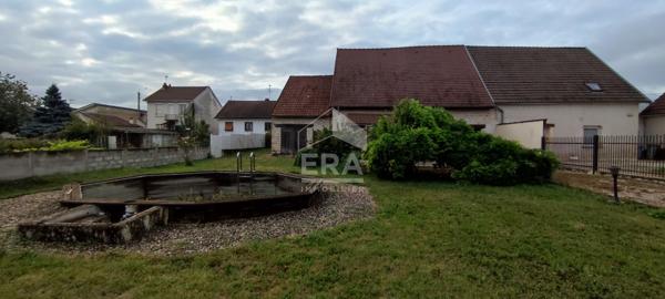 Maison Tavaux 6 pièce(s) 167 m2 + dépendances + garages....