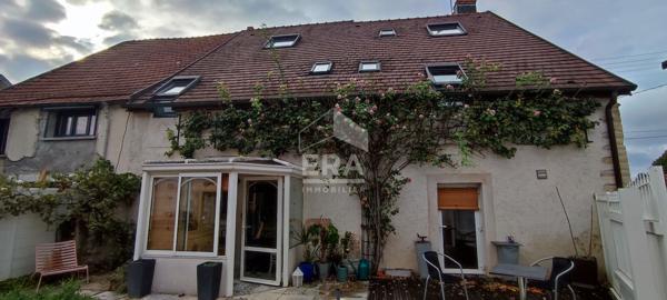 Maison Tavaux 6 pièce(s) 167 m2 + dépendances + garages....