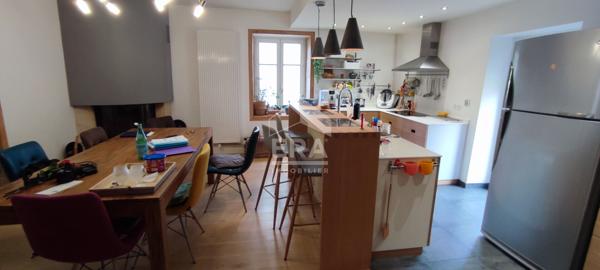 Maison Tavaux 6 pièce(s) 167 m2 + dépendances + garages....