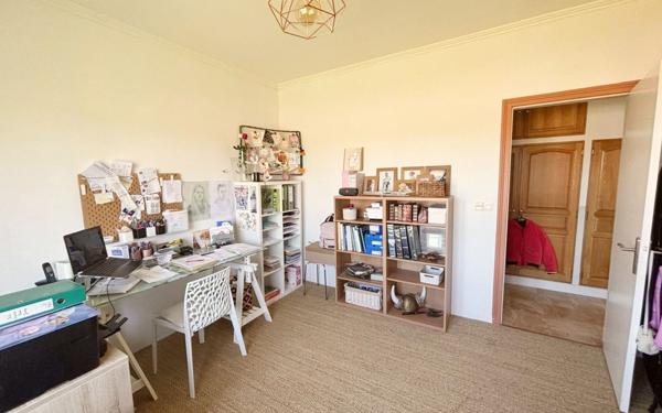 Maison à vendre    6 pièces •  Favières