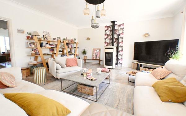 Maison à vendre    6 pièces •  Favières